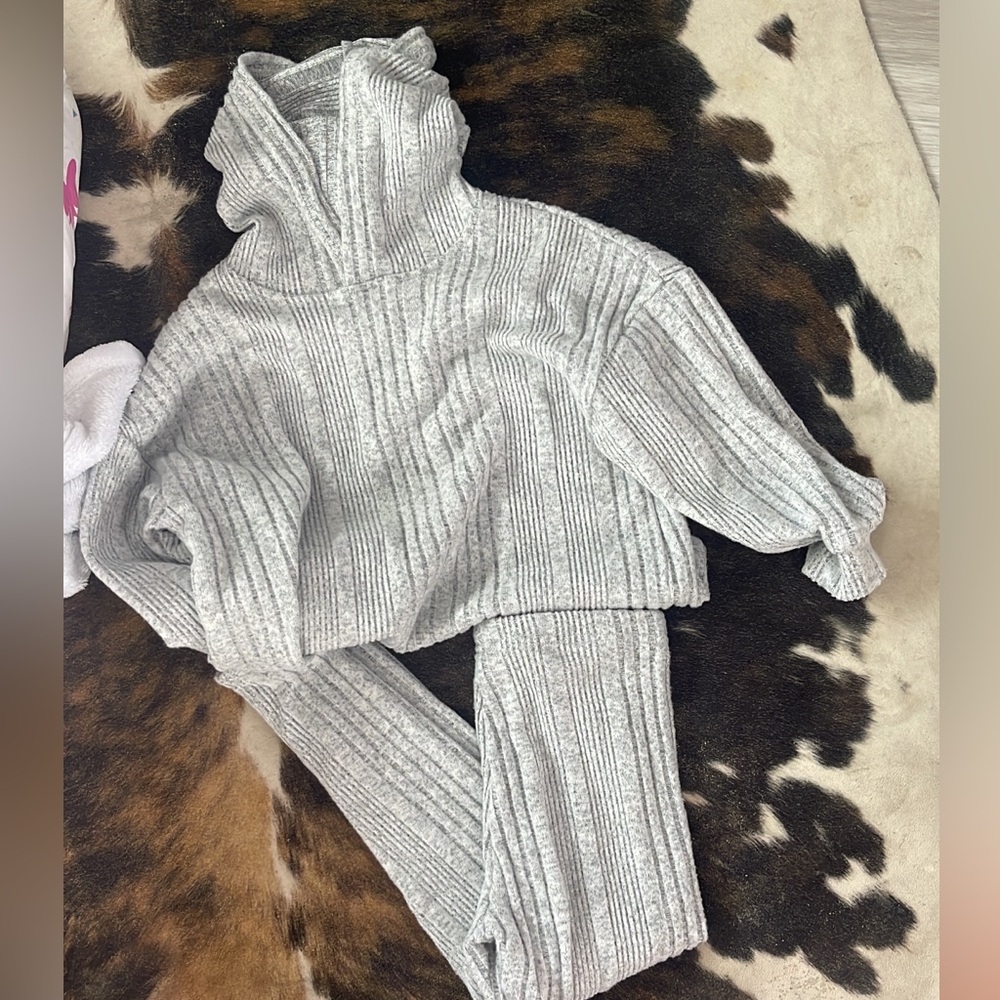 Girls grey knit outfit set